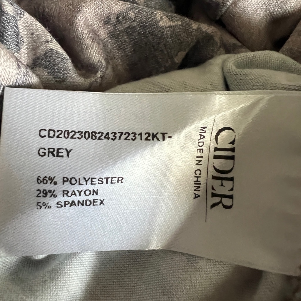 Nwt Cider Vintage Inspired Long Sleeve Top With Side Ruching In Gray/Taupe 1x — image 7 of 8